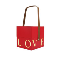 Подарункова коробка з ручкою LOVE червона, S - 16,5х16,5х17 см