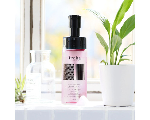 Піна для інтимного догляду Iroha Intimate Wash Foam Type Damask Rose and Geranium 150 мл