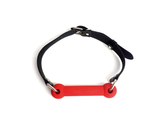Кляп-палиця на ременях Art of Sex – Gag Stick Silicon, червоний, натуральна шкіра